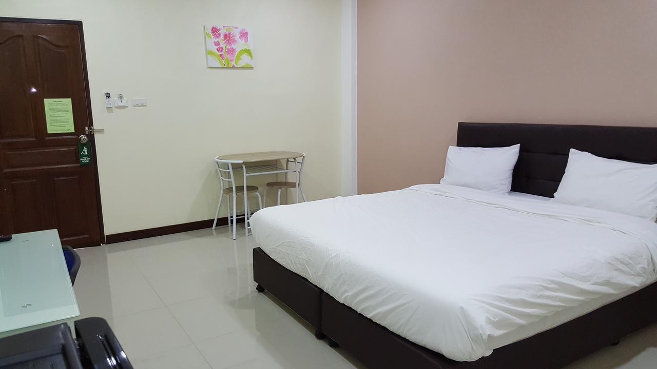 Charoensuk Grand Hotel Kabin Buri Zewnętrze zdjęcie