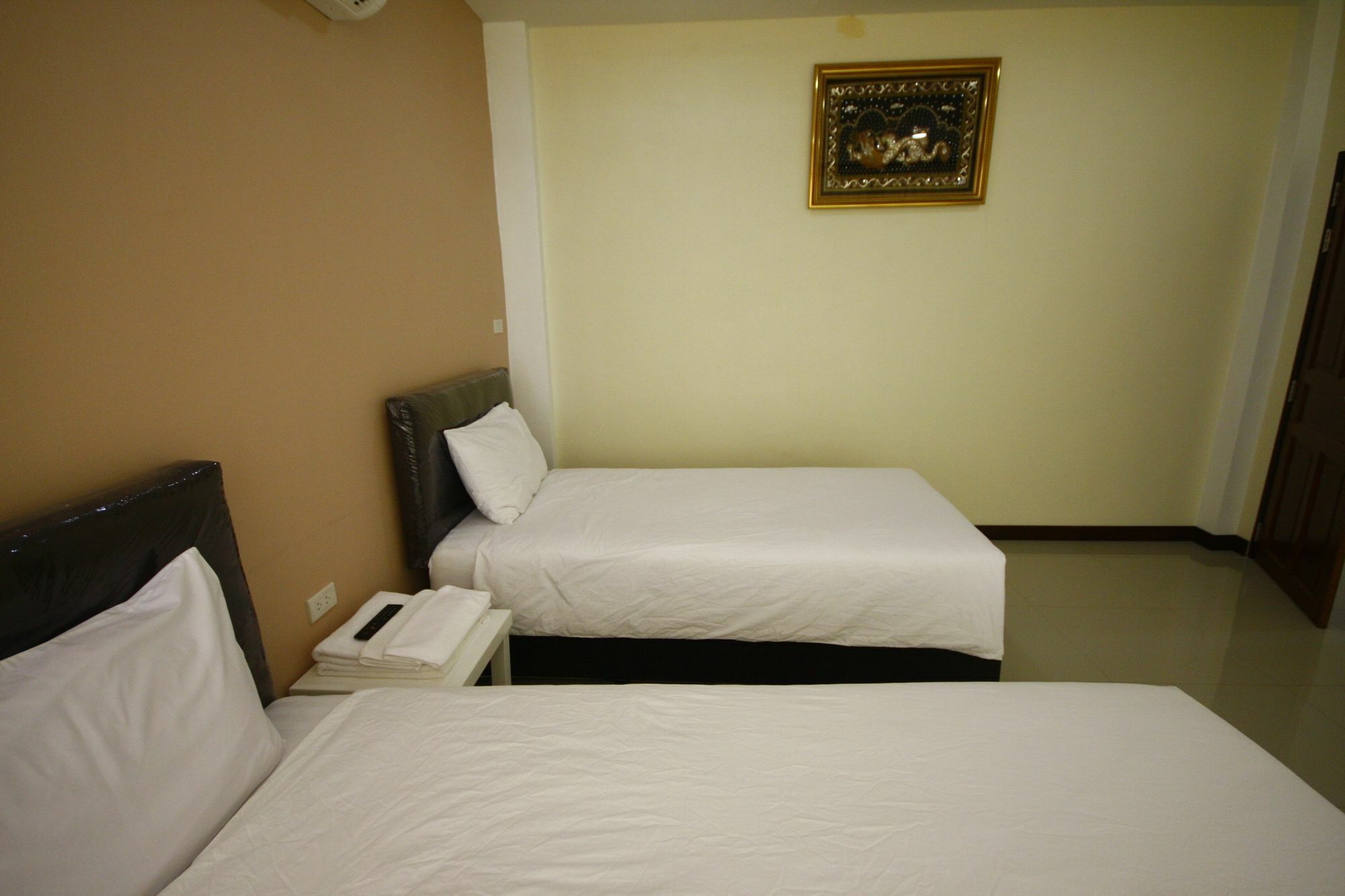 Charoensuk Grand Hotel Kabin Buri Zewnętrze zdjęcie